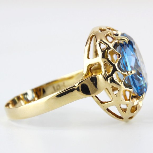 Vintage 10K Yellow Gold Solitaire Oval Swiss Blue Topaz Anniversary Ring - Picture 4 of 7